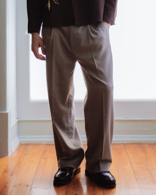 WOOL PLEATED TROUSERS TAUPE