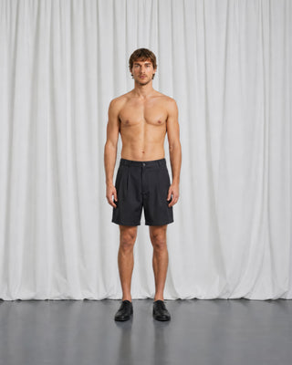 BLACK PLEATED SHORTS