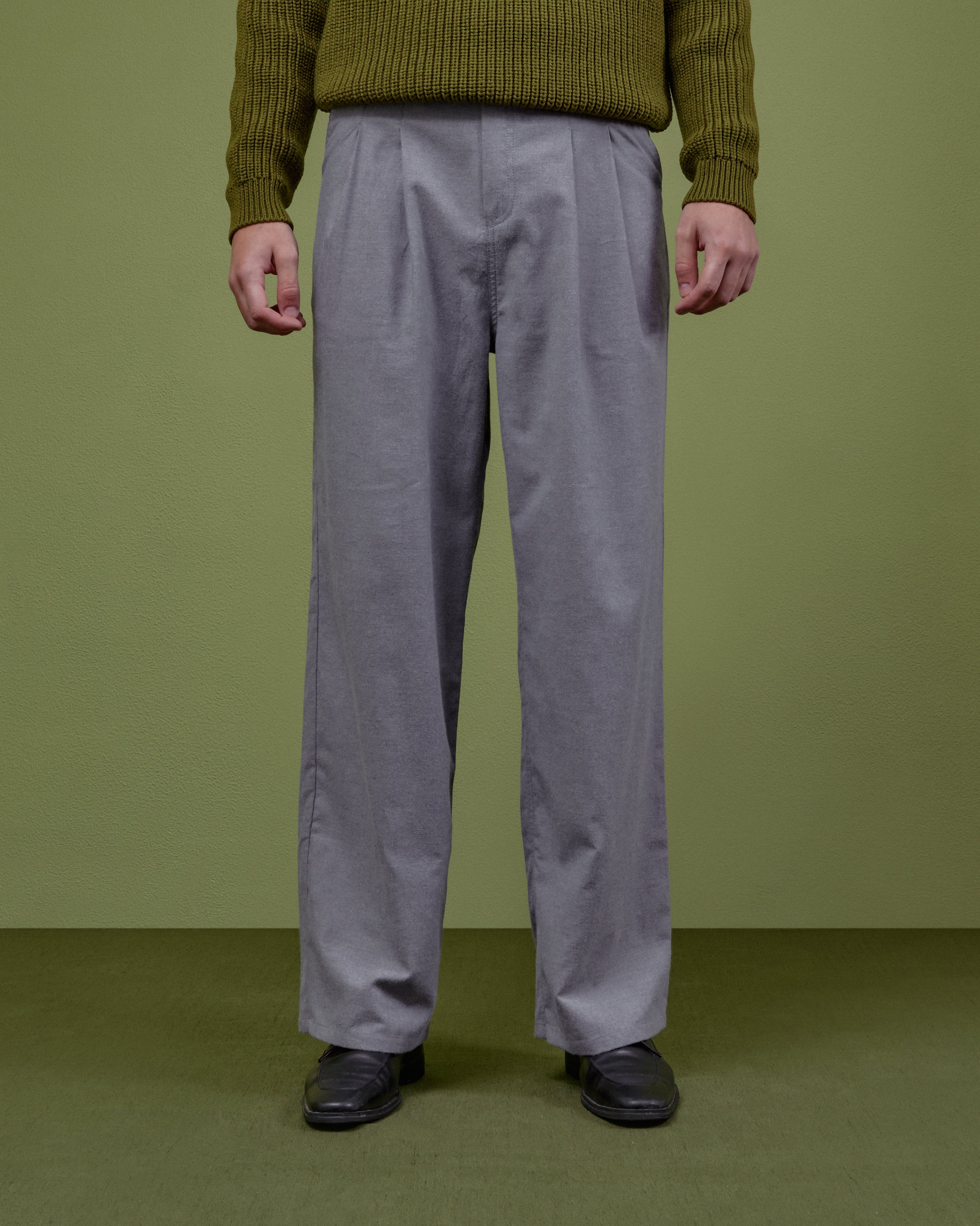 GREY PLEATED TROUSERS