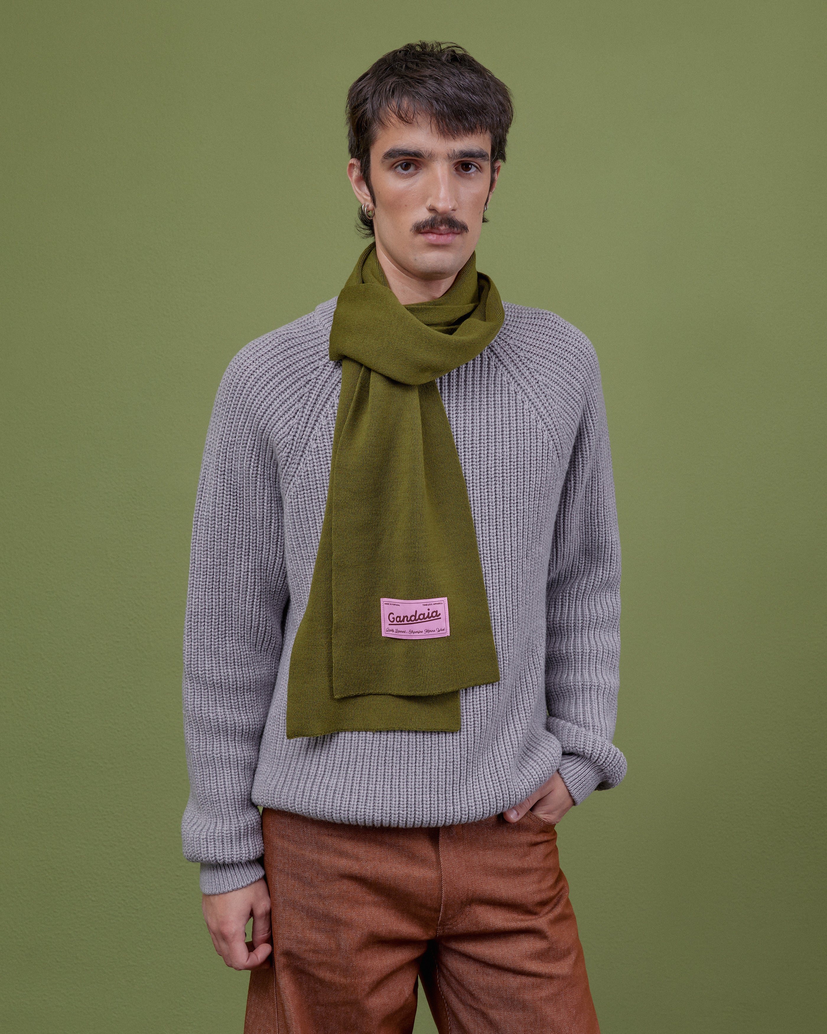 MOSS GREEN WOOL SCARF